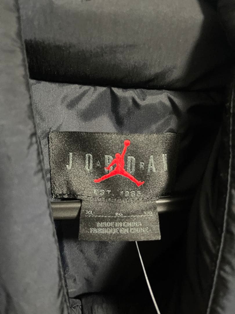 【新品未使用】XL ジョーダン　JORDAN 中綿　ベスト　刺繍　ドローコード