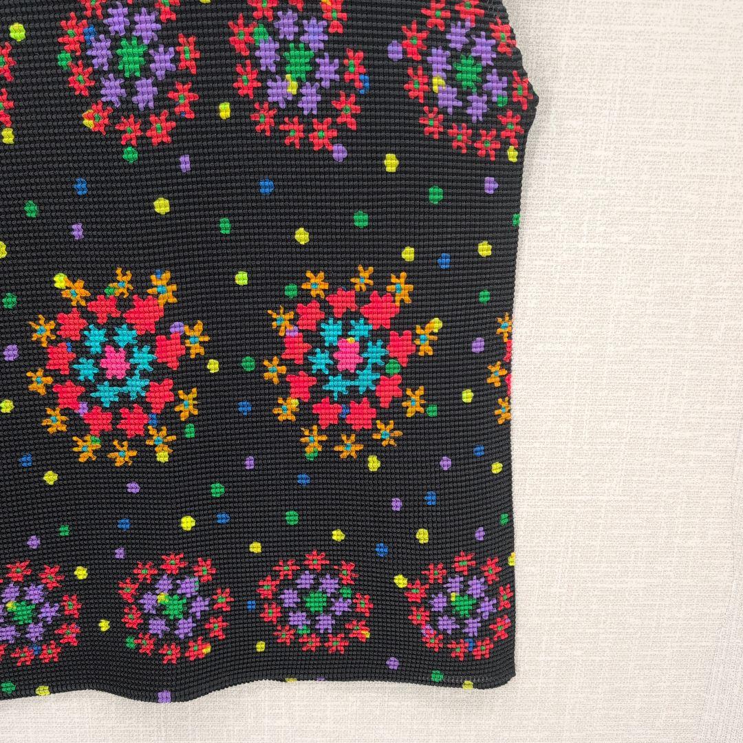 m*o様 ミーバイイッセイミヤケ　ノースリーブ　カットソー　プリーツ加工　総柄