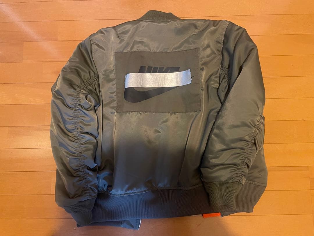 Nike MA-1ジャケット オリーブ