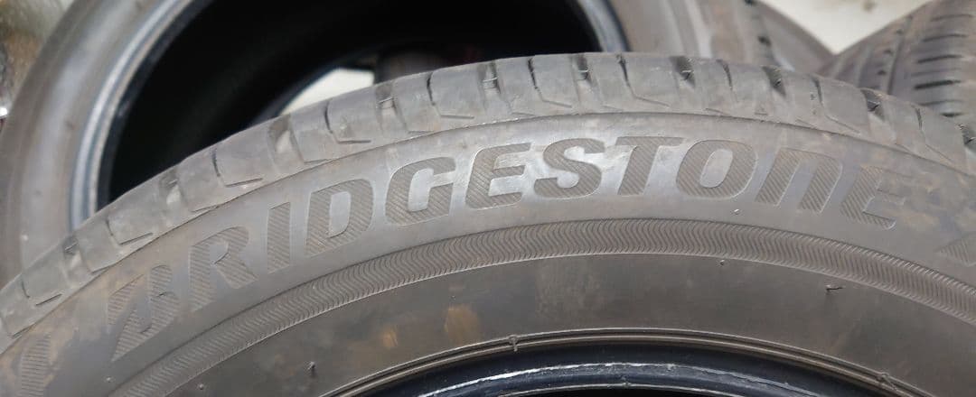 トーマス とーちゃん　ブリヂストン　215/55R16 2本