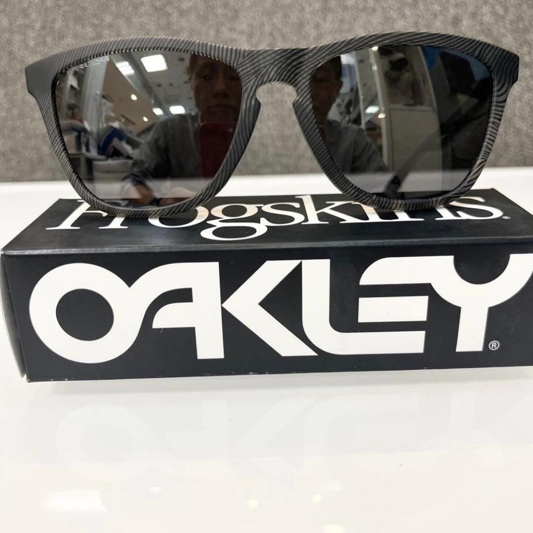 横浜即発OAKLEYオークリーfrogskins（A）フロッグスキン9245E6