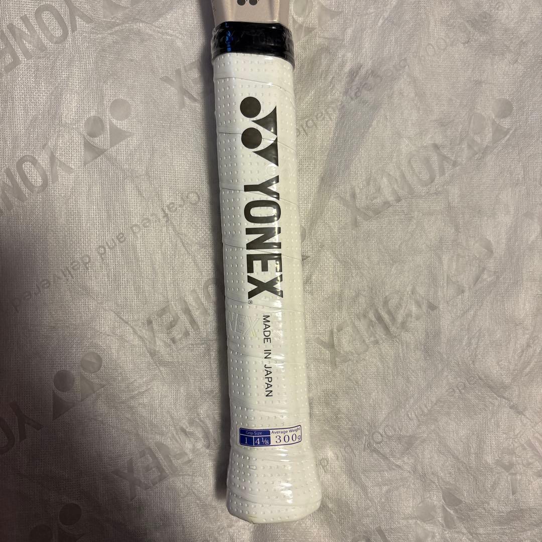 YONEX VCORE テニスラケット 300G