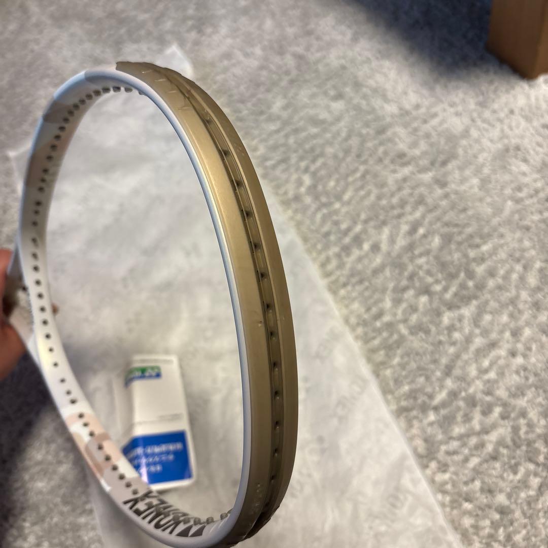 YONEX VCORE テニスラケット 300G