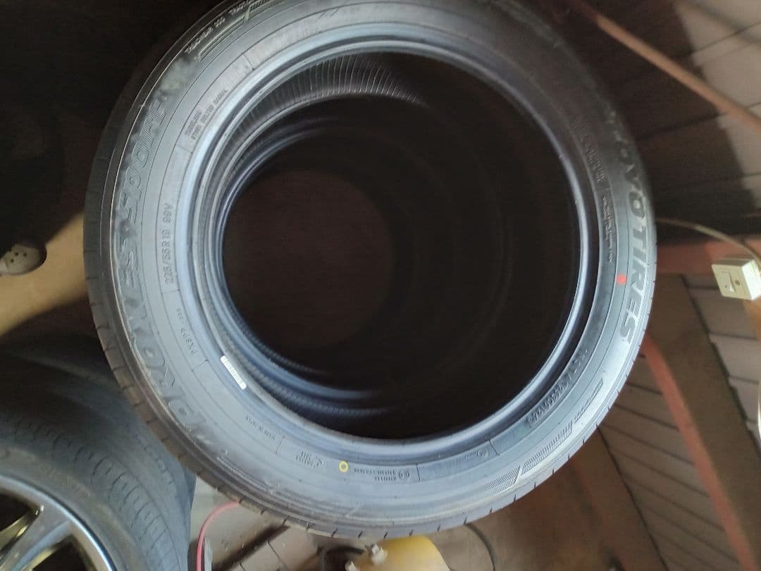 タイヤ225/55R19