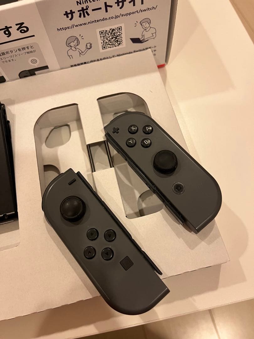 【Nintendo Switch】本体 ブラック Joy-Con付き