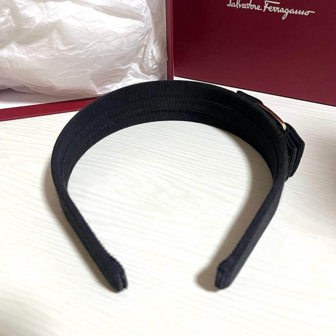 Salvatore Ferragamo カチューシャ フェラガモ ヘアバンド