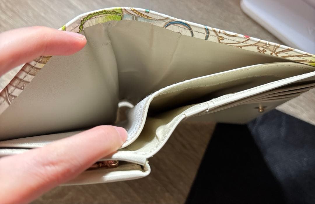 文庫屋大関 箱まち口金付き札入れ 水ふうせん 販売終了品 二つ折り財布