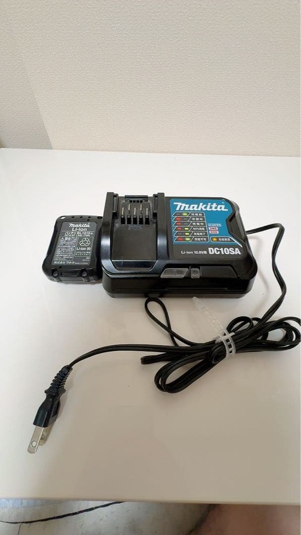 【CL107FD 】Makita スティッククリーナー 本体 ホワイト