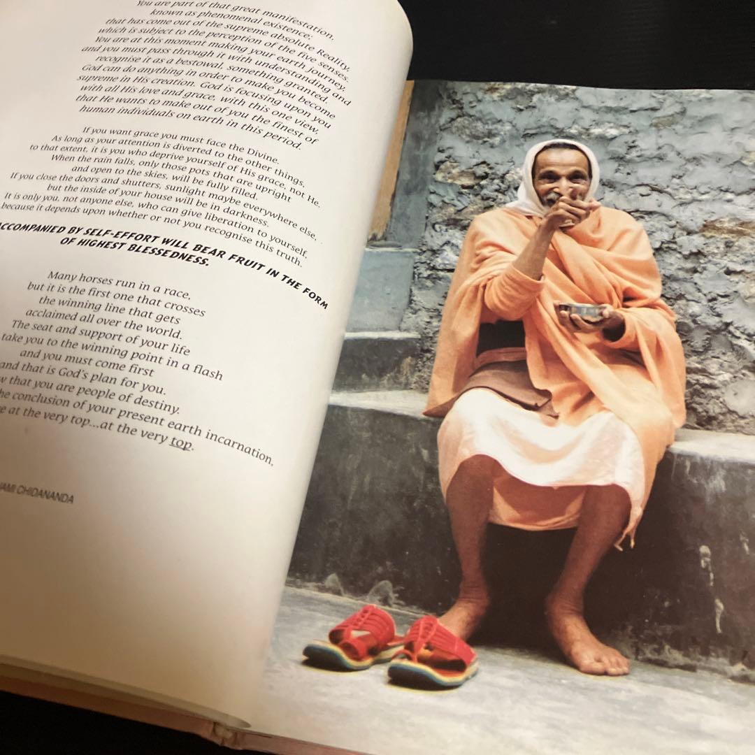 洋書　スワミ・チダナンダ