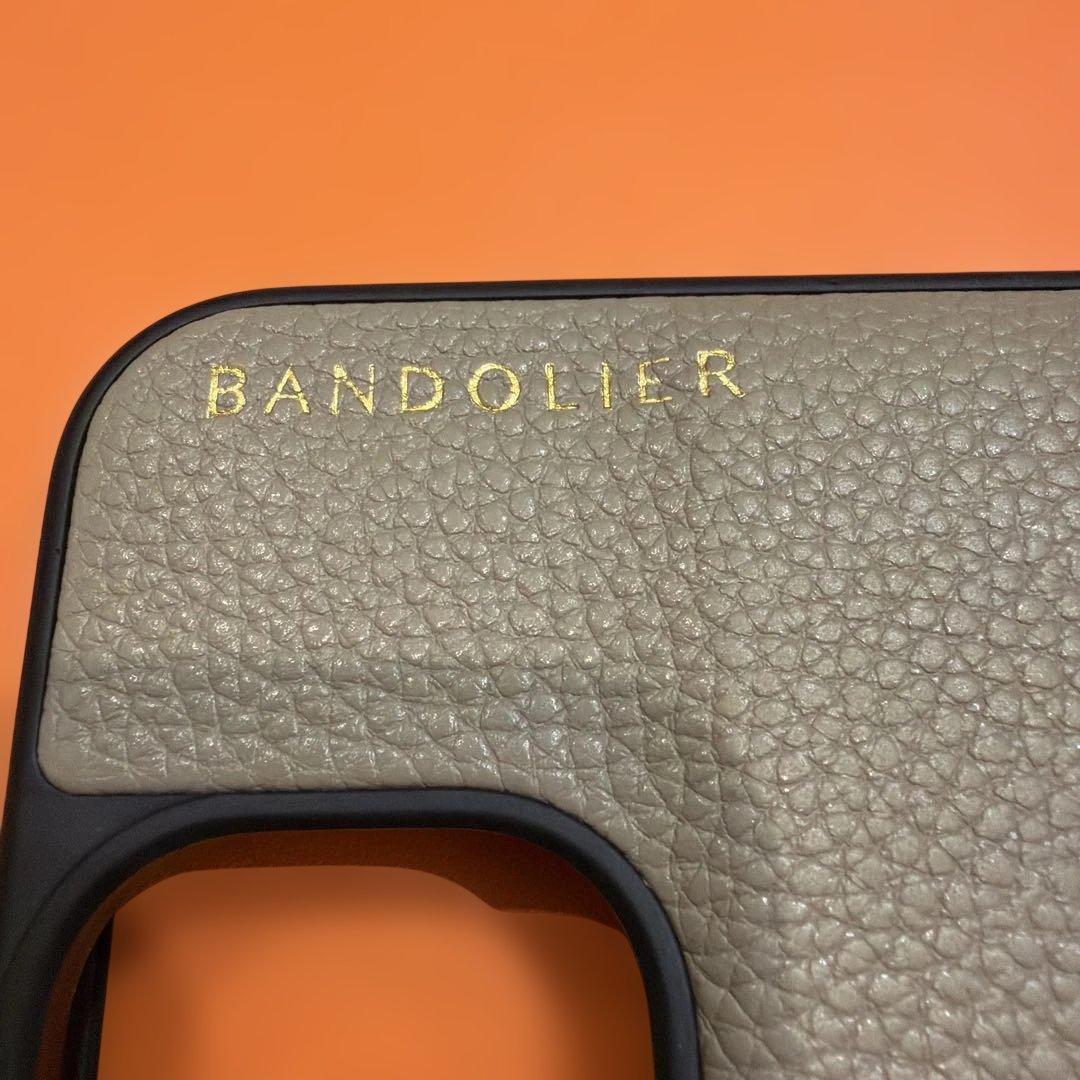 【美品】iPhone15 BANDOLIER バンドリアEMMAグレージュトープ
