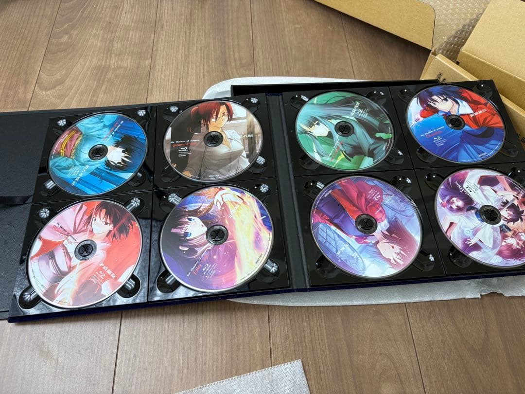 「劇場版「空の境界 Blu-ray Disc Box〈完全生産限定・8枚組〉」