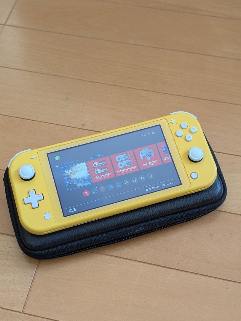 ​【完備品・美品】Nintendo Switch Lite イエロー ケース付
