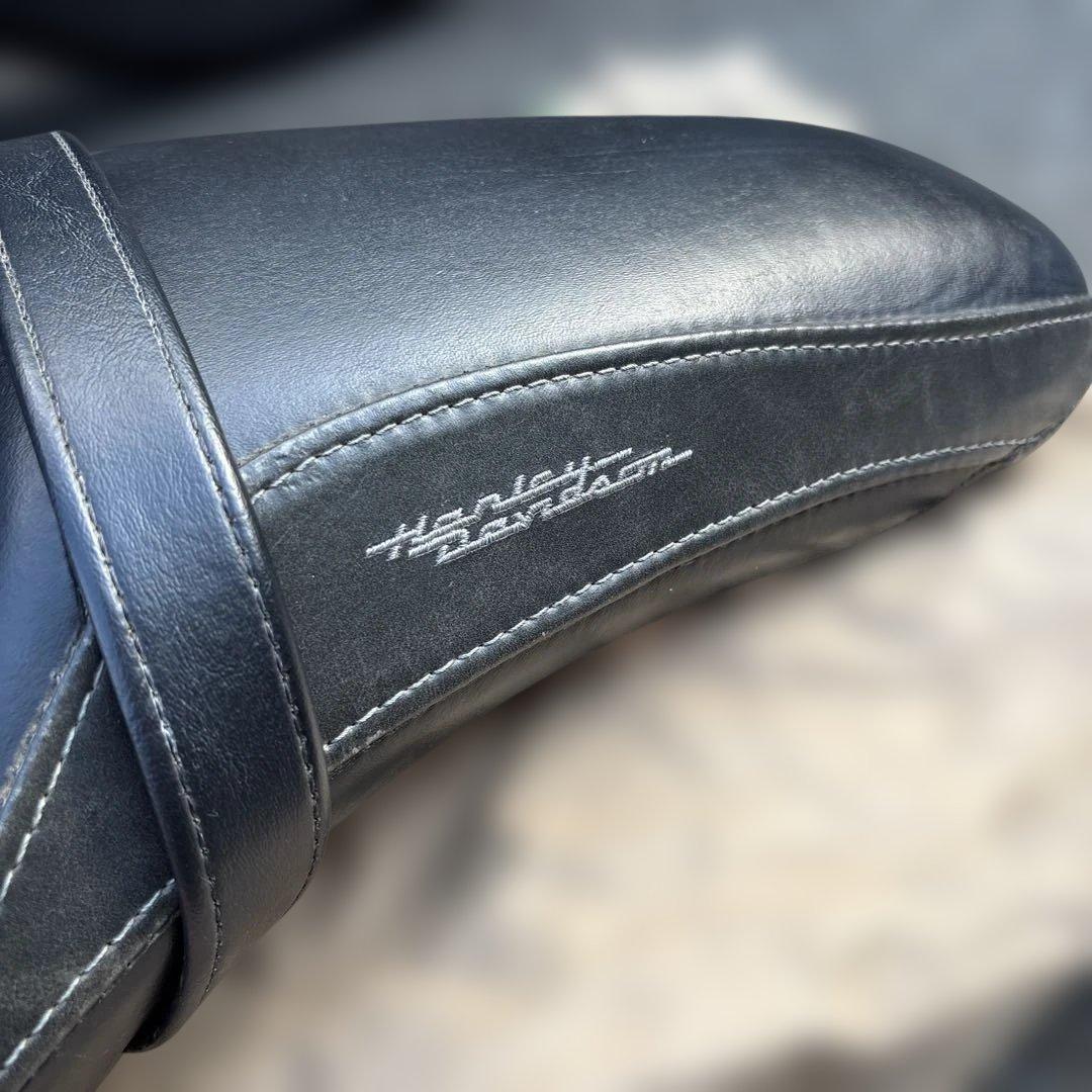 Harley Davidson 純正バッドランダーシート