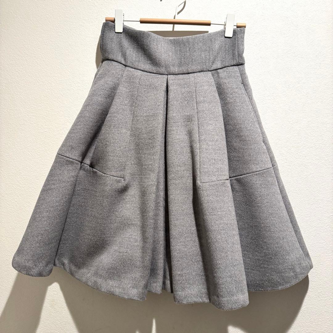 セブンテン　ハイウエストプリーツスカート グレー