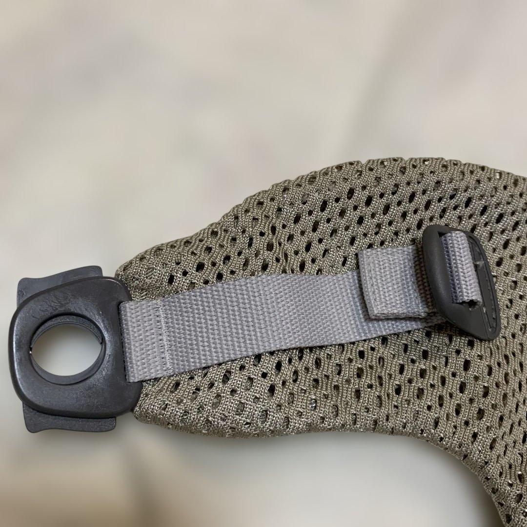 ベビービョルン　ベビーキャリア mini air グレーベージュ　赤ちゃん