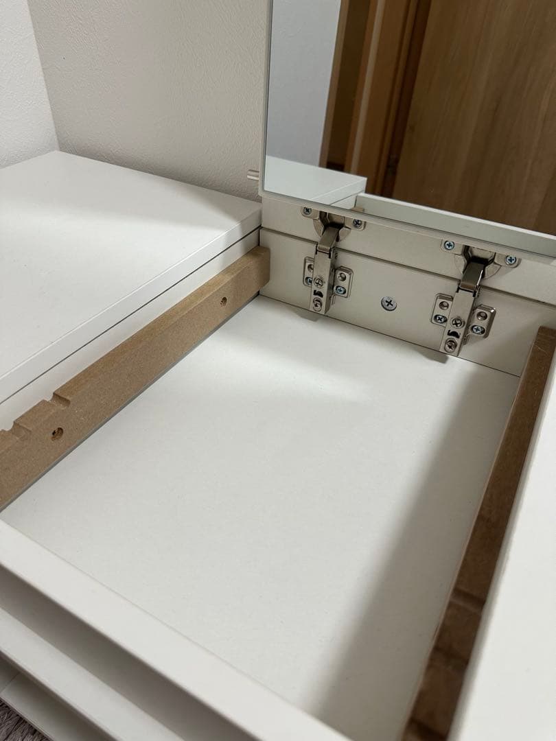 ホワイトドレッサー 85cm 可動式ミラー