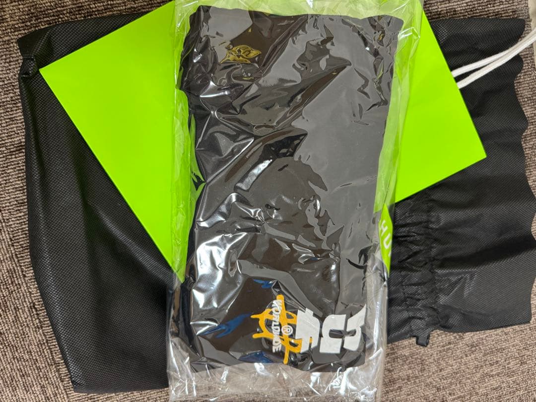 HUF グラフィックロングスリーブTシャツ 黒