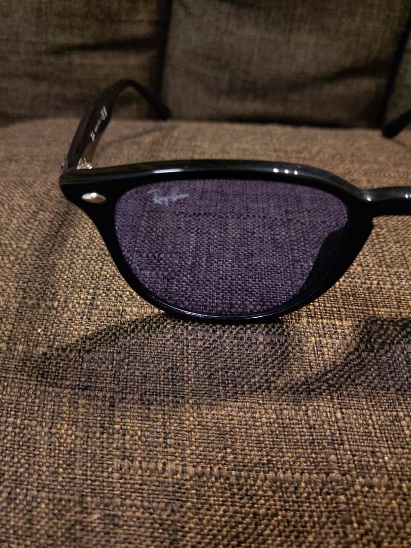 ほぼ新品☆Ray-Ban ブラックフレーム　ライトブルー　 サングラス
