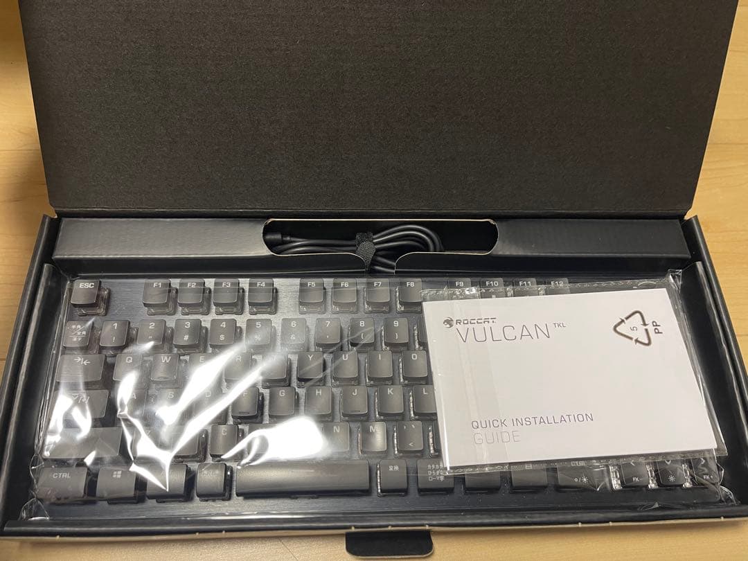 ROCCAT VULCAN TKL RGB キーボード 本体