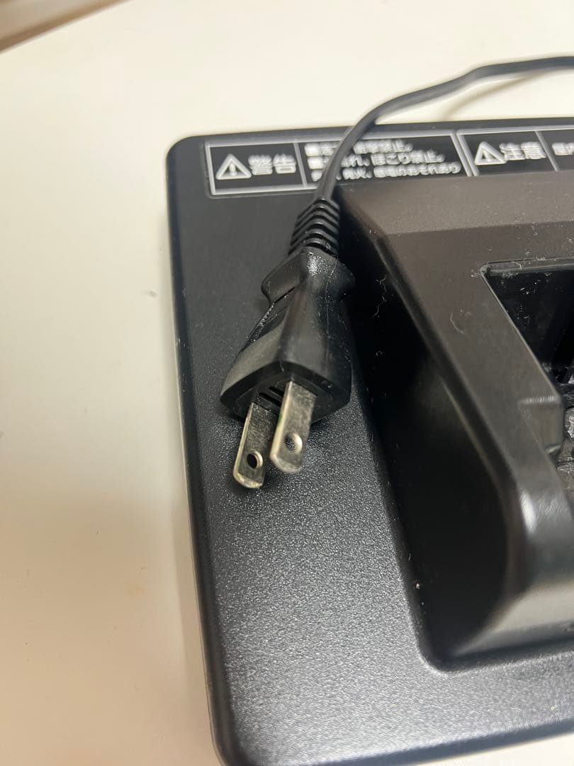 電動自転車用充電器 黒