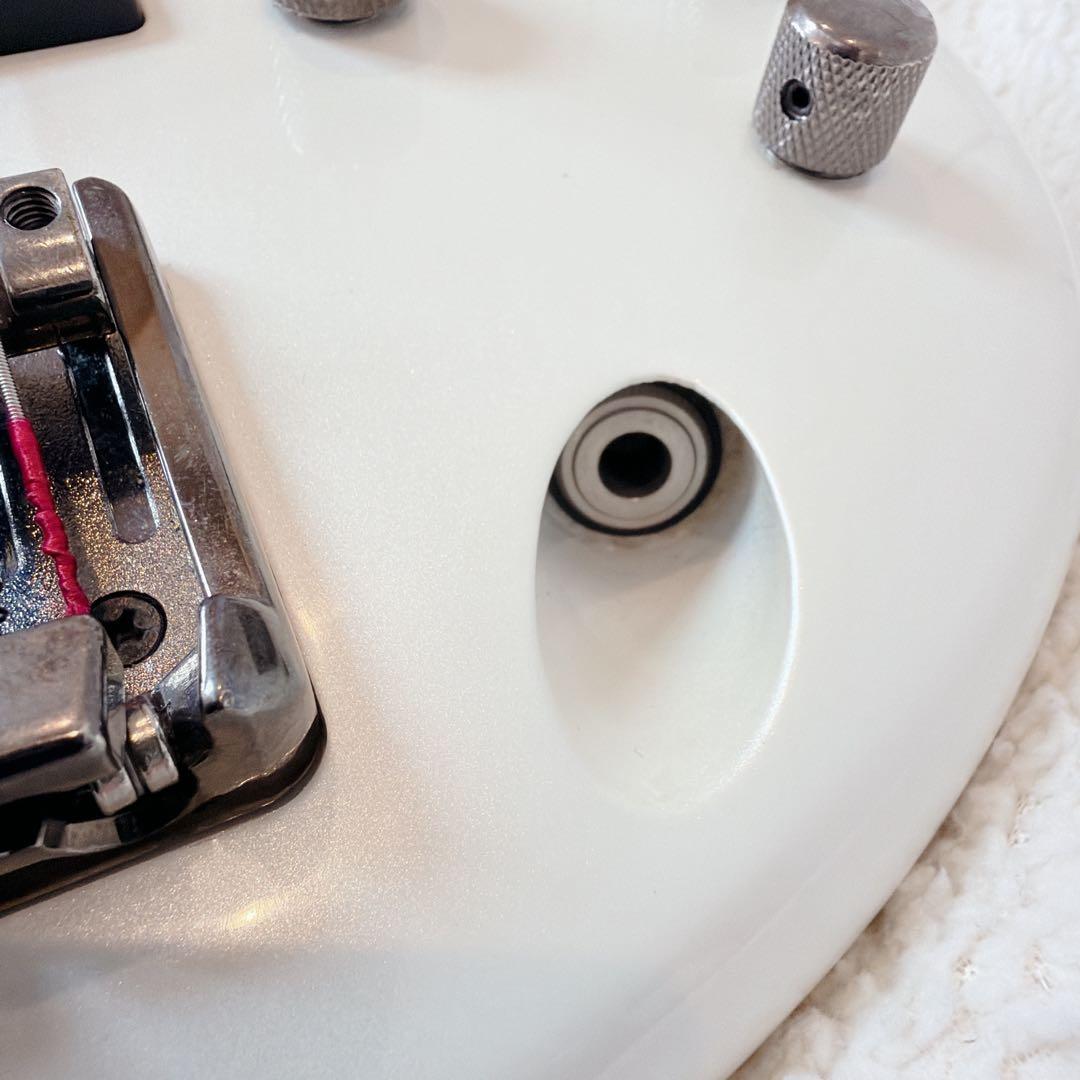 Ibanez アイバニーズ　SR305 5弦ベース エレキベース　アクティブ　白