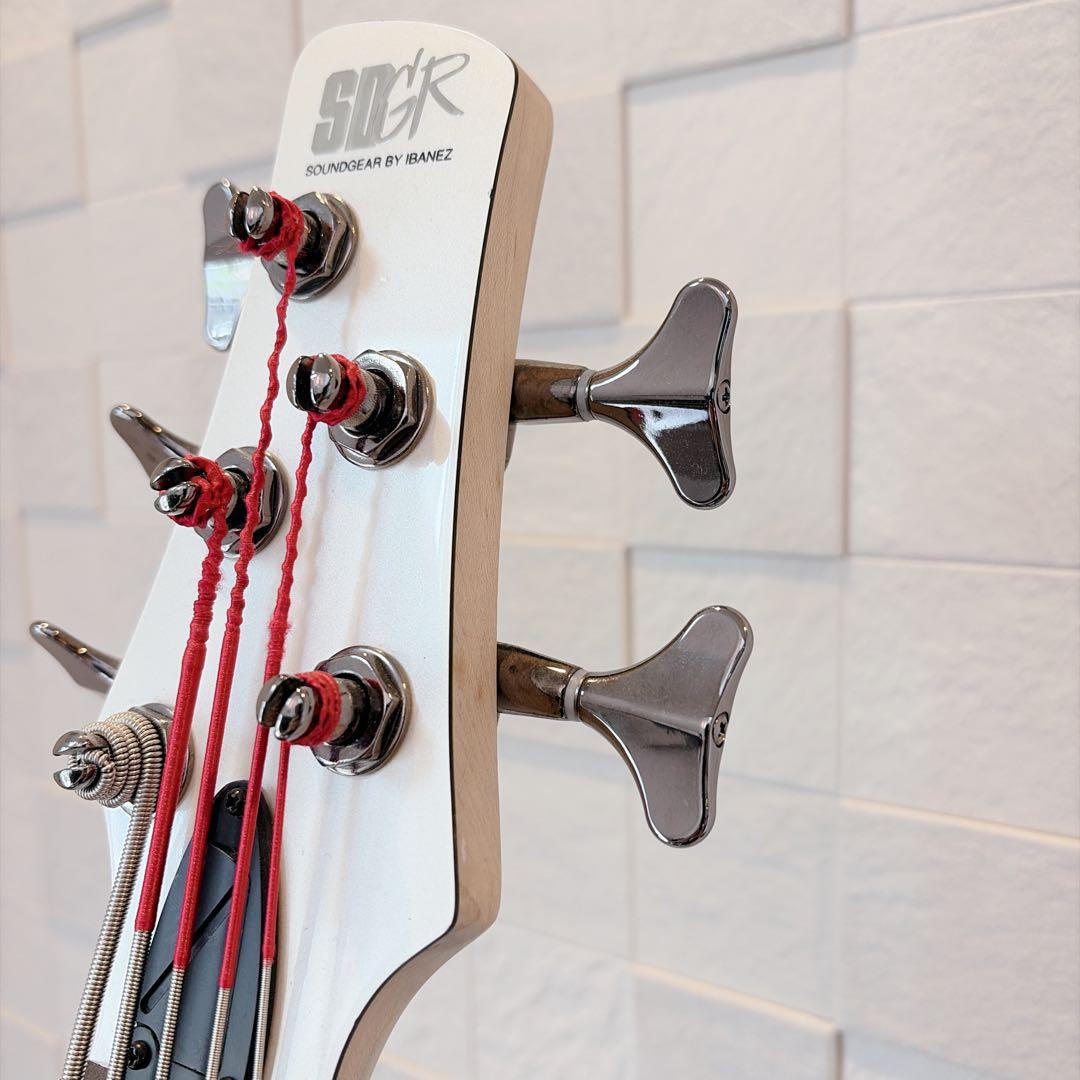 Ibanez アイバニーズ　SR305 5弦ベース エレキベース　アクティブ　白