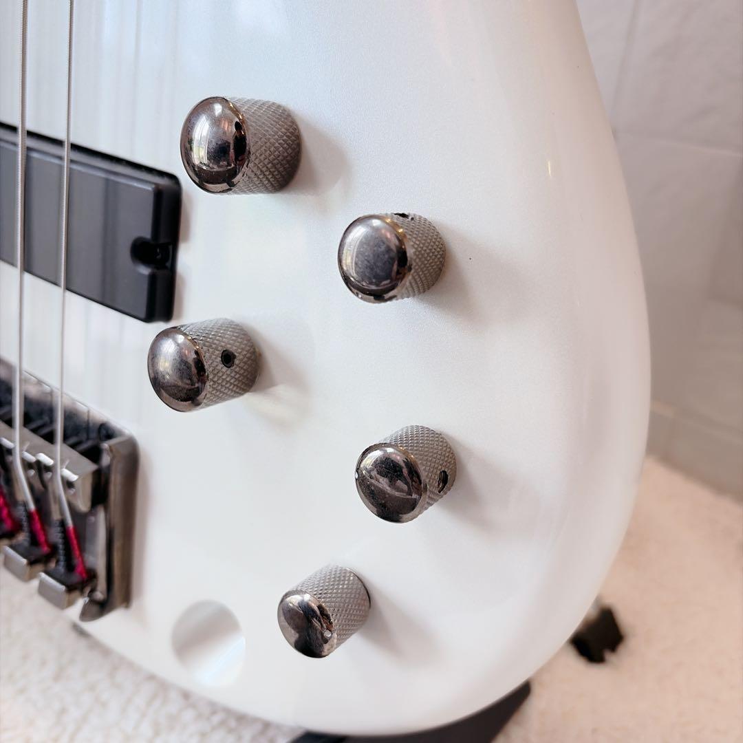 Ibanez アイバニーズ　SR305 5弦ベース エレキベース　アクティブ　白