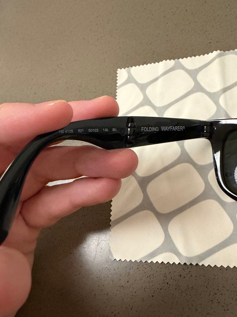 Ray-Ban サングラス RB4105 フォールディング ウェイファーラー