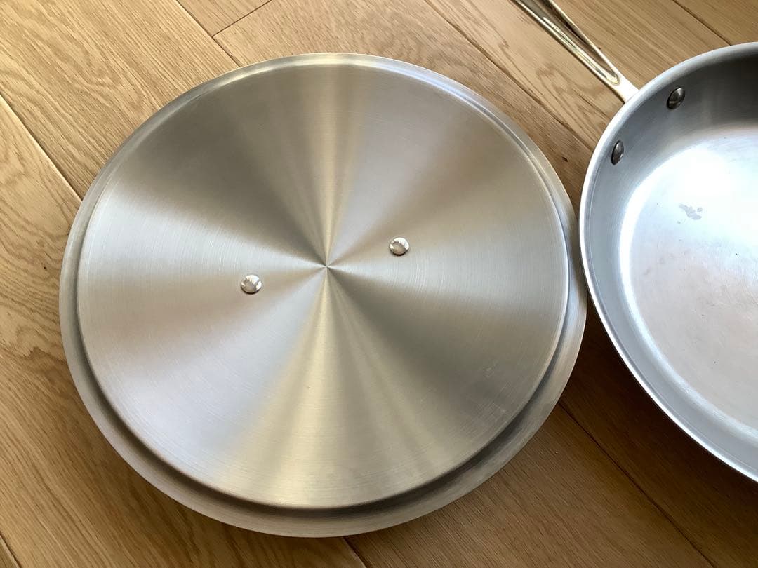 ALL CLAD D3ステンレスフライパン　12インチ　蓋付き