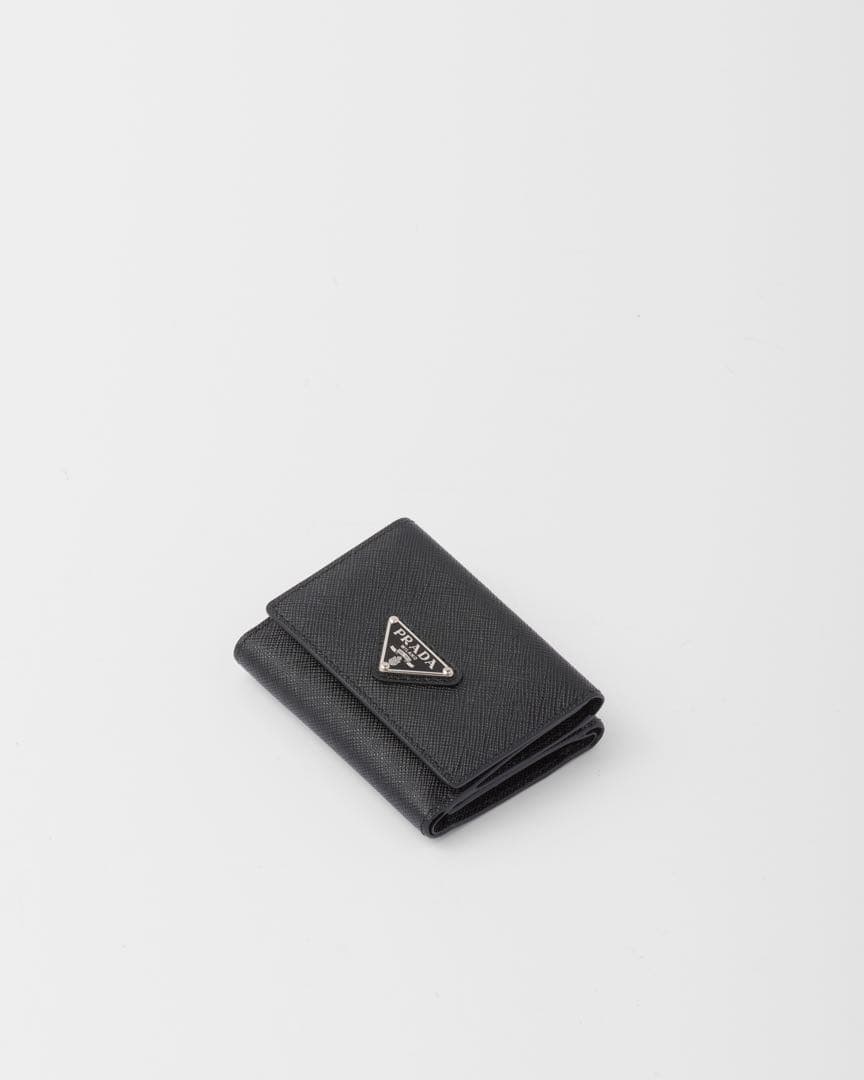 り*ご様 PRADA サフィアーノトライアングル財布　ブラック