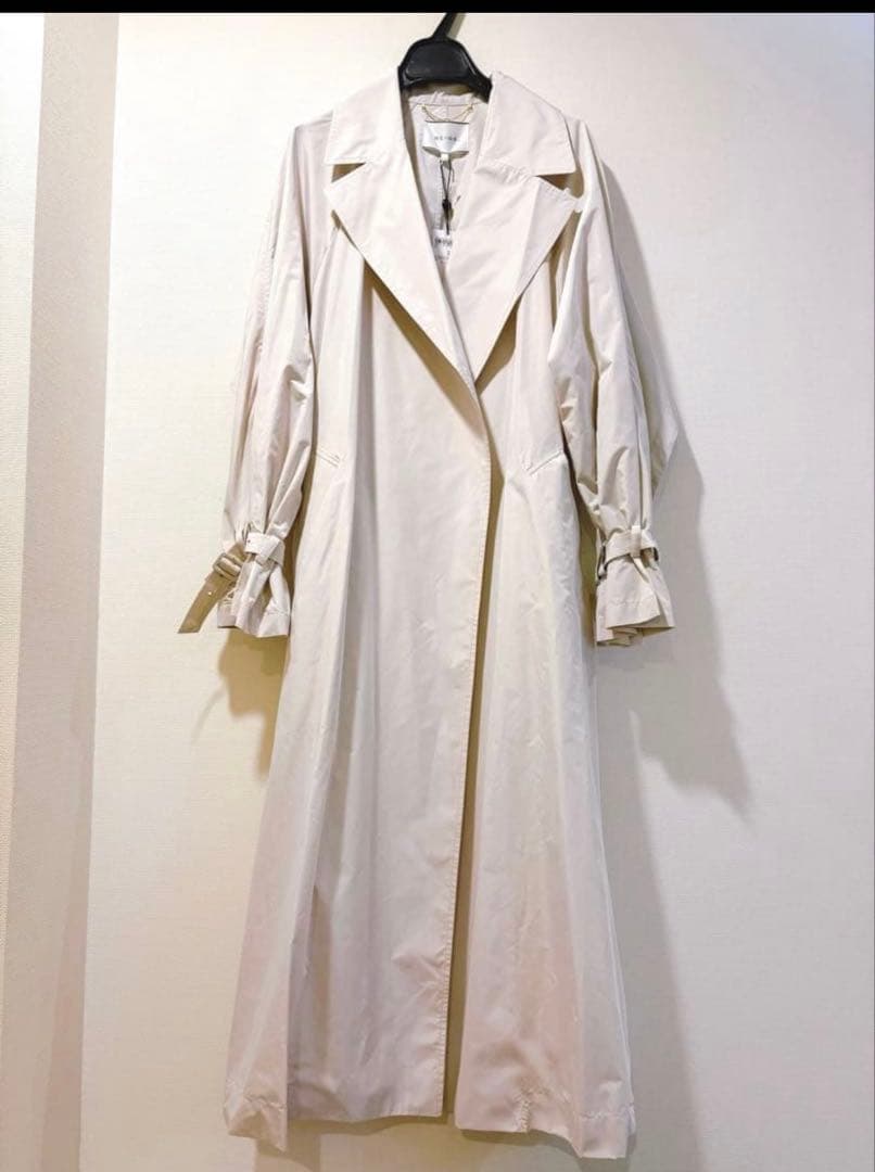 VOGUE掲載 BEIGE, 新品タグ付き 今期トレンチコート ベイジ　トレンチ
