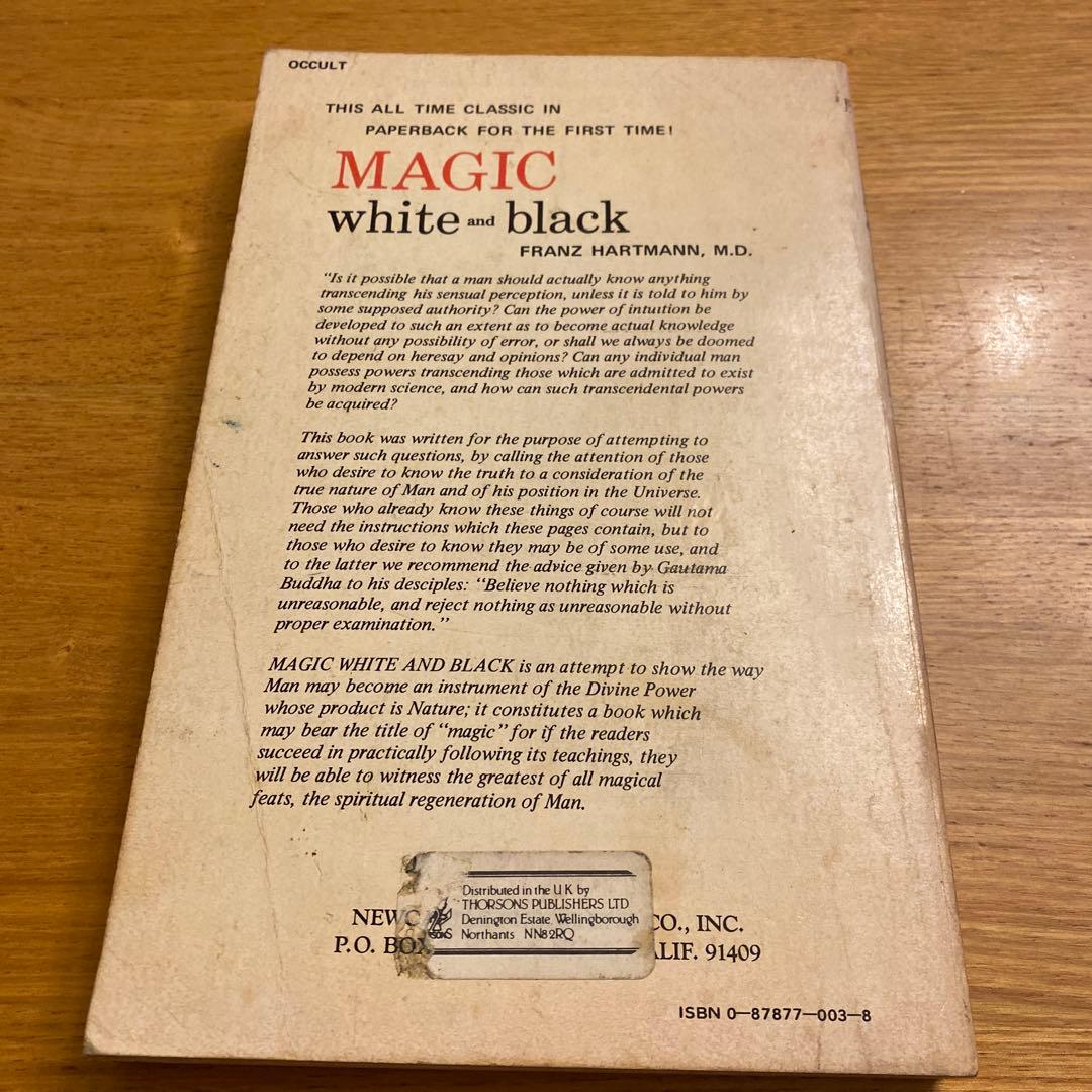 洋書 MAGIC white and black - FRANZ HARTMANN