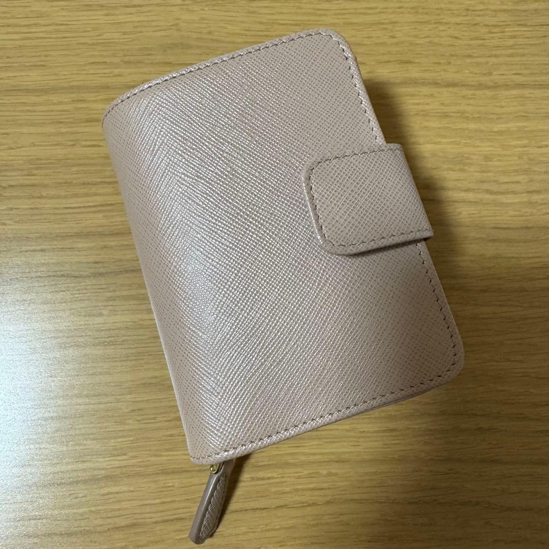 PRADA サフィアーノ トライアングル 財布 パウダーピンク