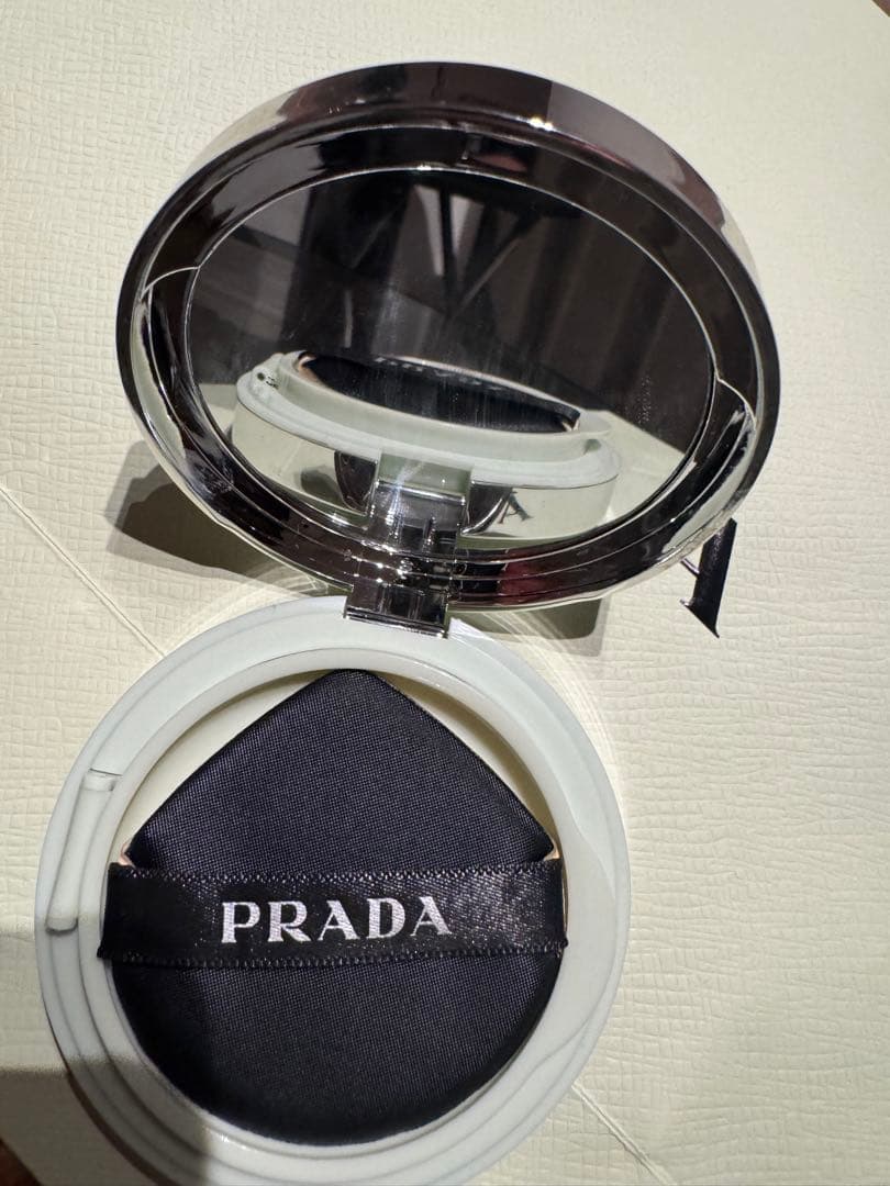 限定値下げ中　PRADA クッションファンデーション プラダビューティー