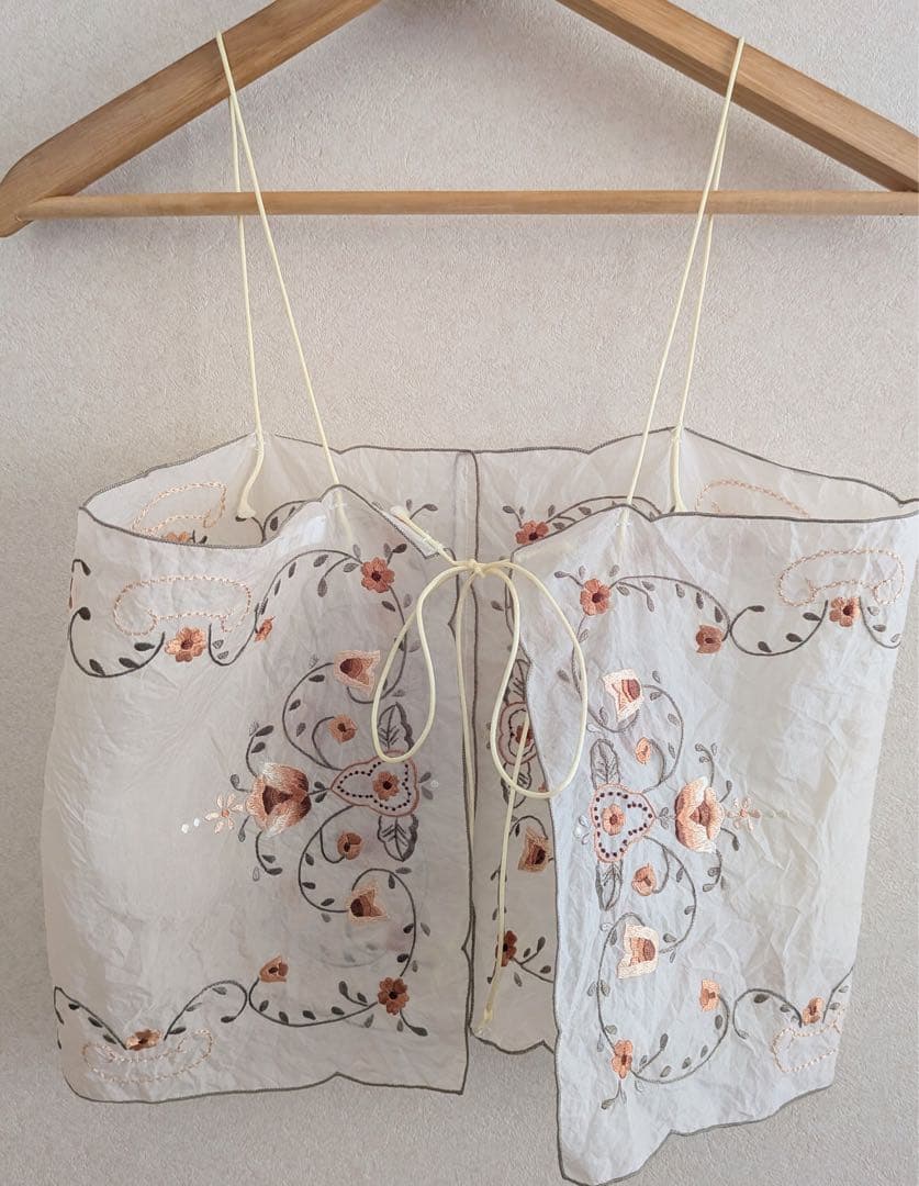 【極美品】heriter 刺繍　キャミソール