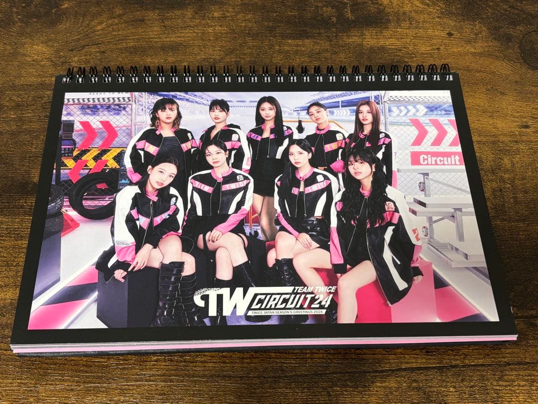 TWICE JAPAN SEASON’S GREETINGS 2024