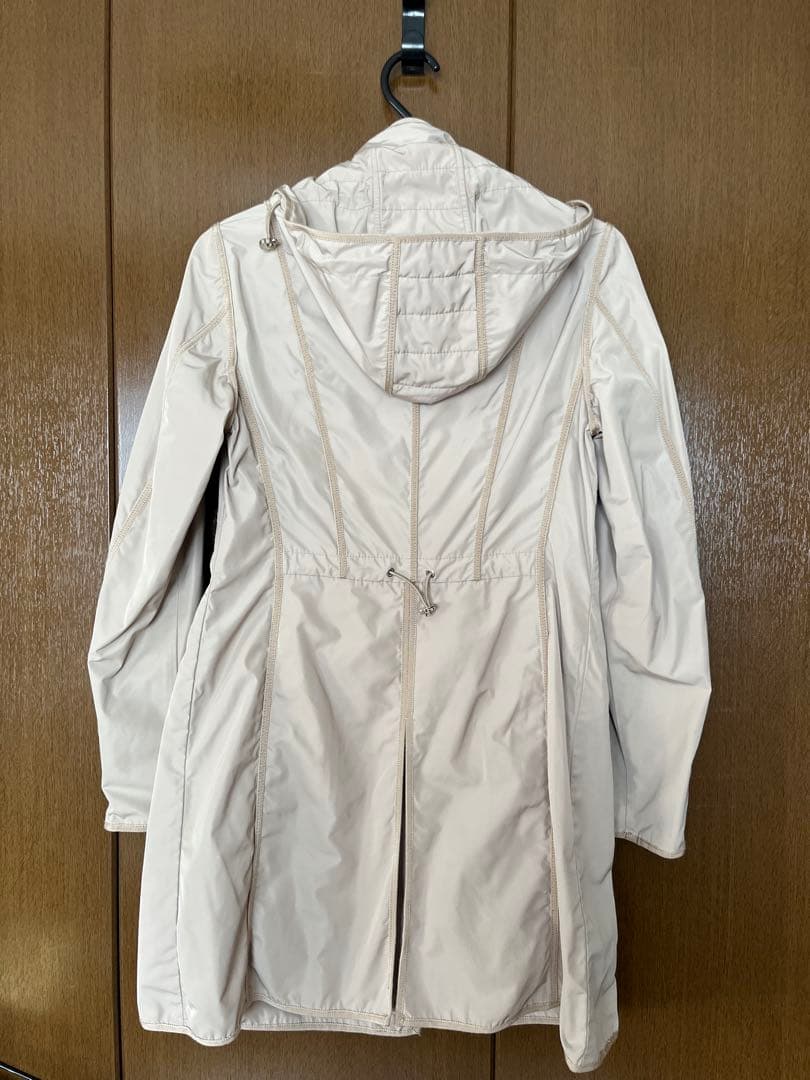 MONCLER ベージュ フード付きコート