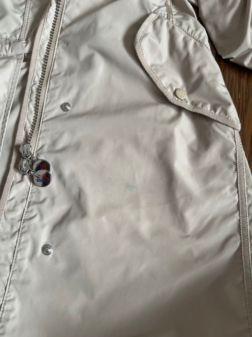 MONCLER ベージュ フード付きコート