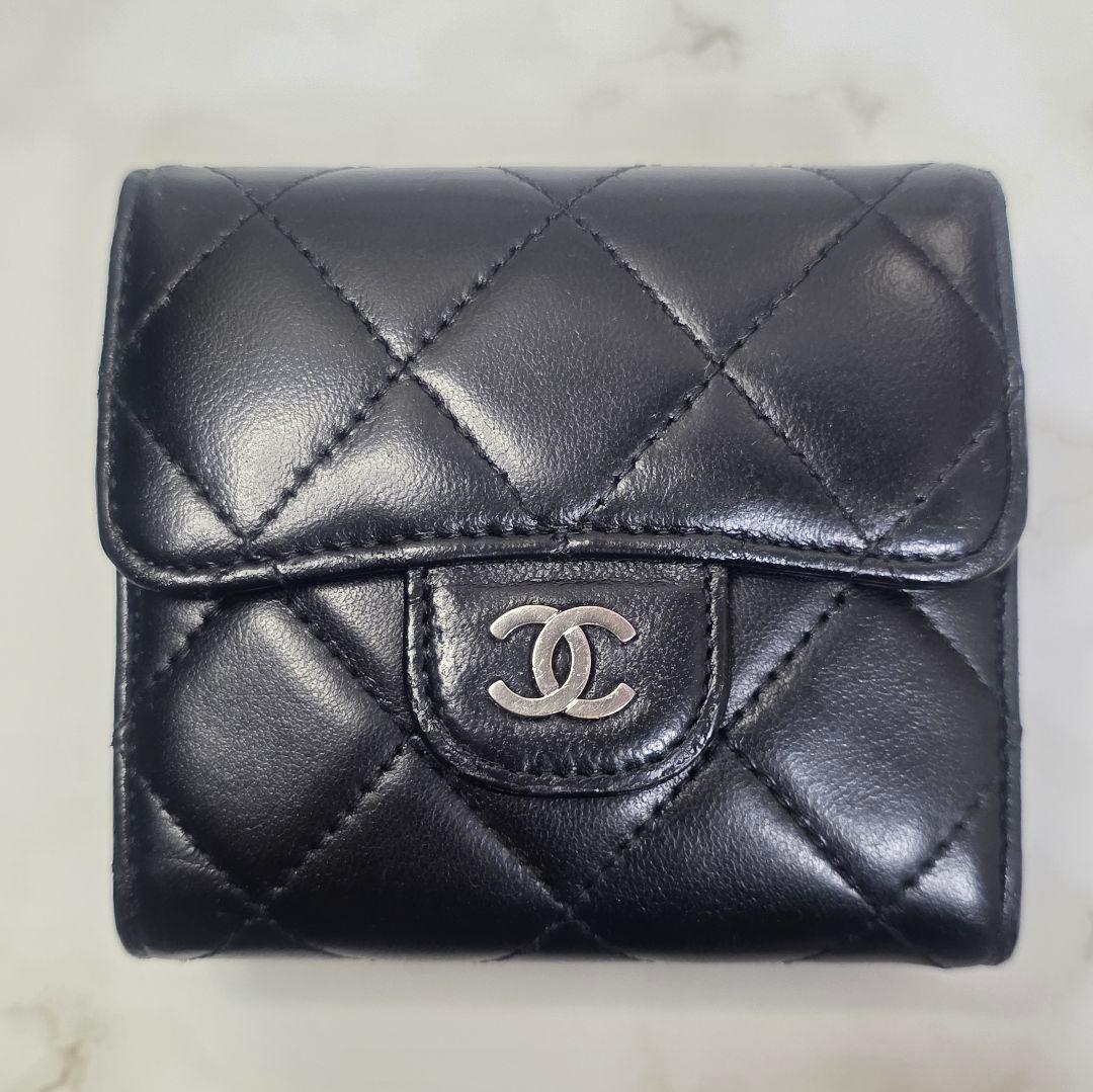 CHANEL マトラッセ ラムスキン Wホック財布 ココマーク 黒 ボルドー