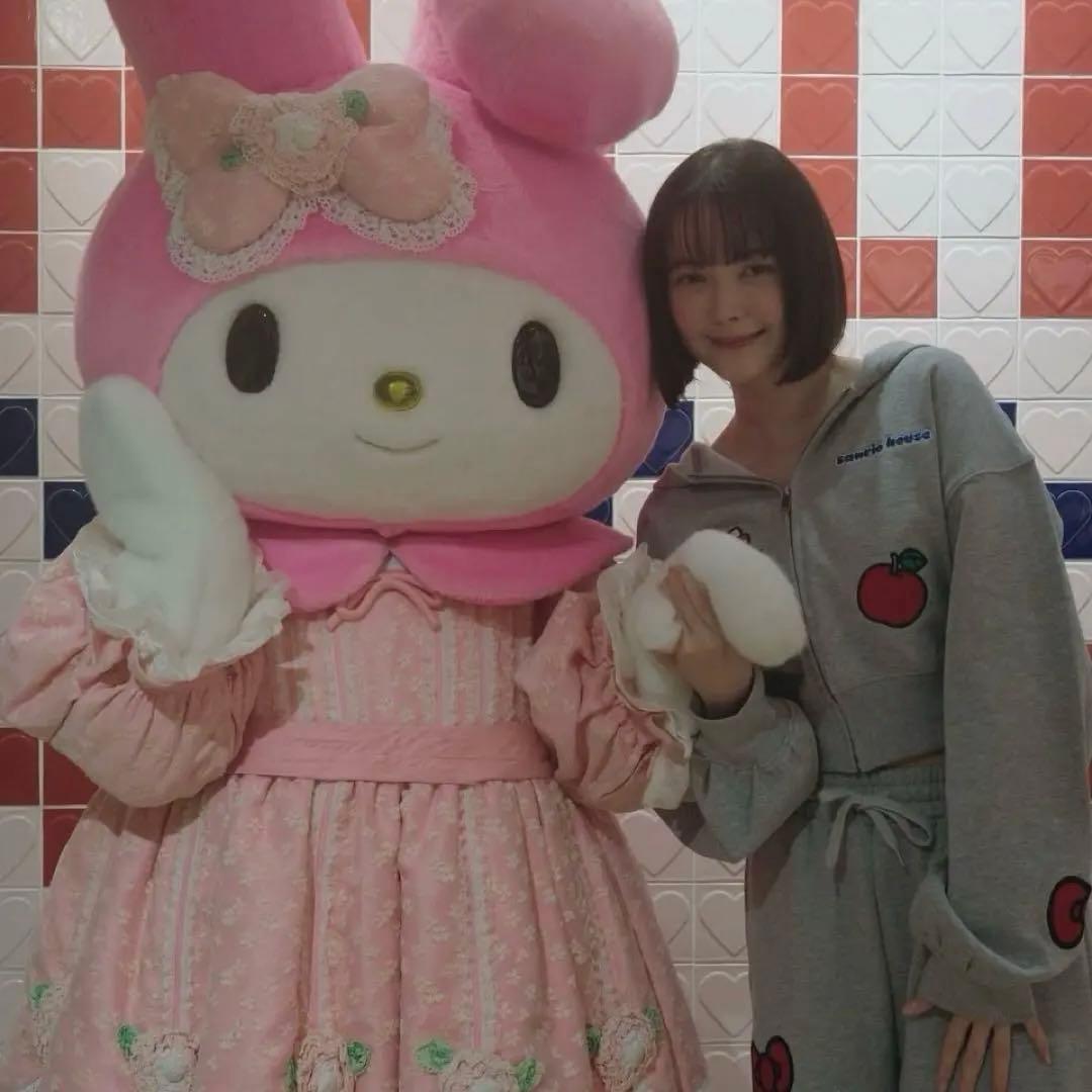 新品未使用❤️サンリオハウス　キティ　アップリケ　スウェット　グレーセットアップ