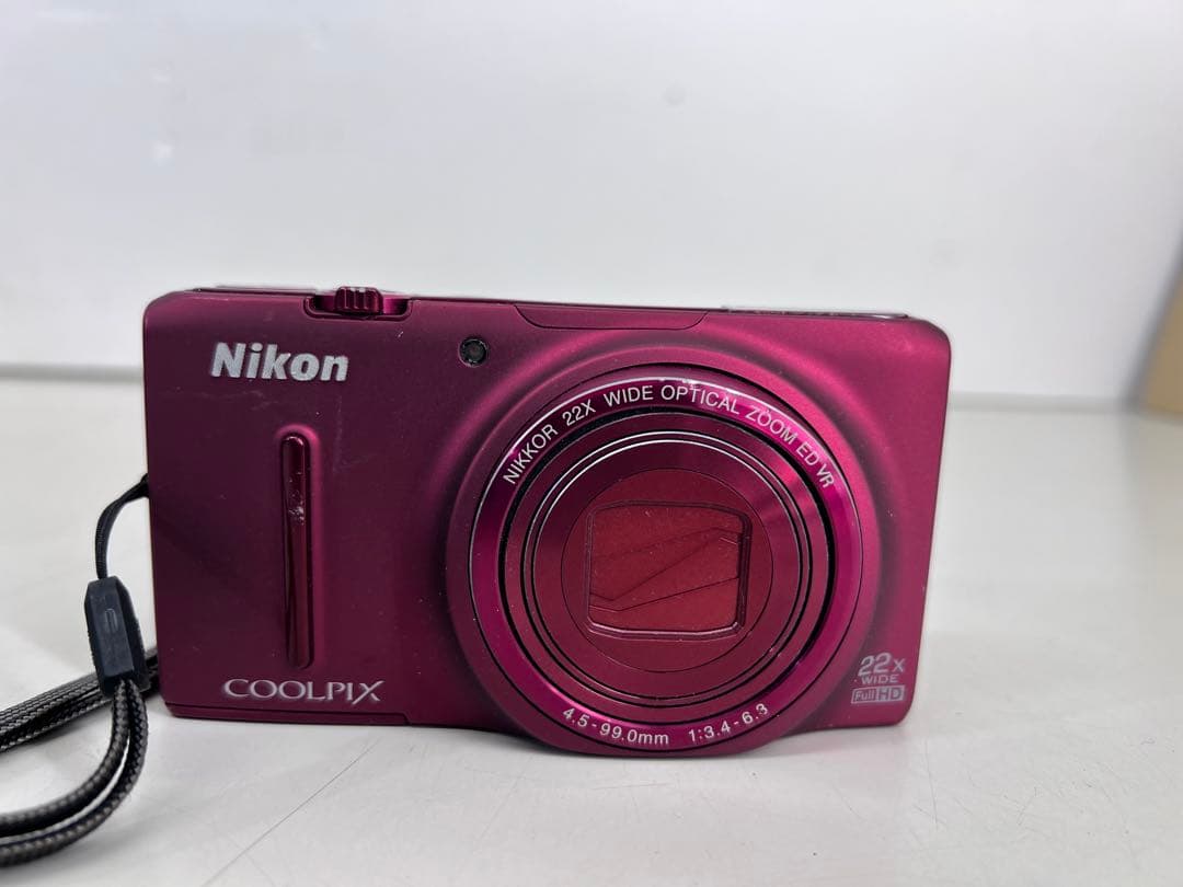 美品 COOLPIX S9500 ヴェルヴェットレッド 即日発送 デジカメ