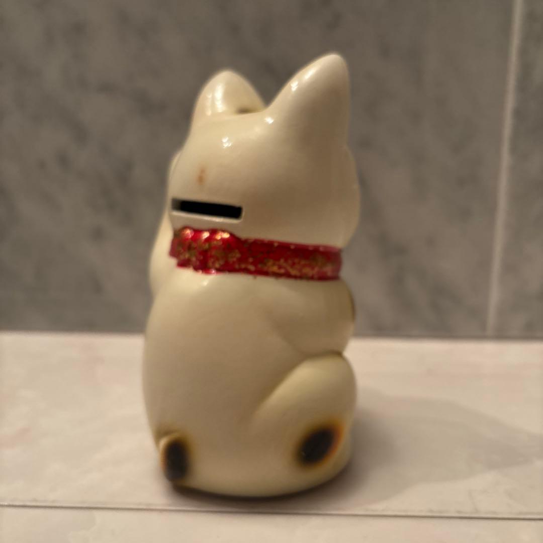 新品　ヴィンテージ手描きの瞳やまつ毛、長いおヒゲが可愛い招き猫
