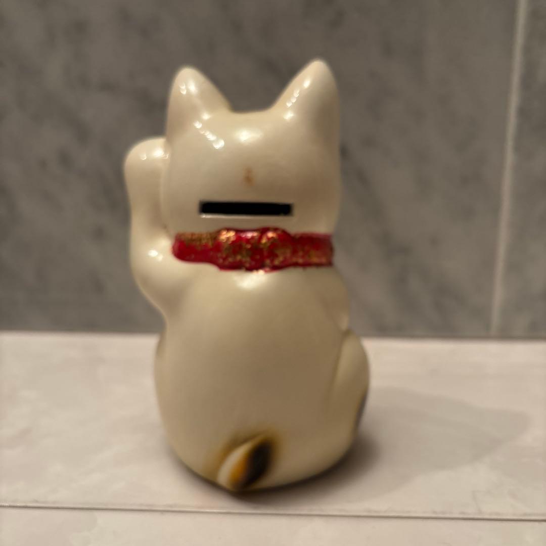 新品　ヴィンテージ手描きの瞳やまつ毛、長いおヒゲが可愛い招き猫
