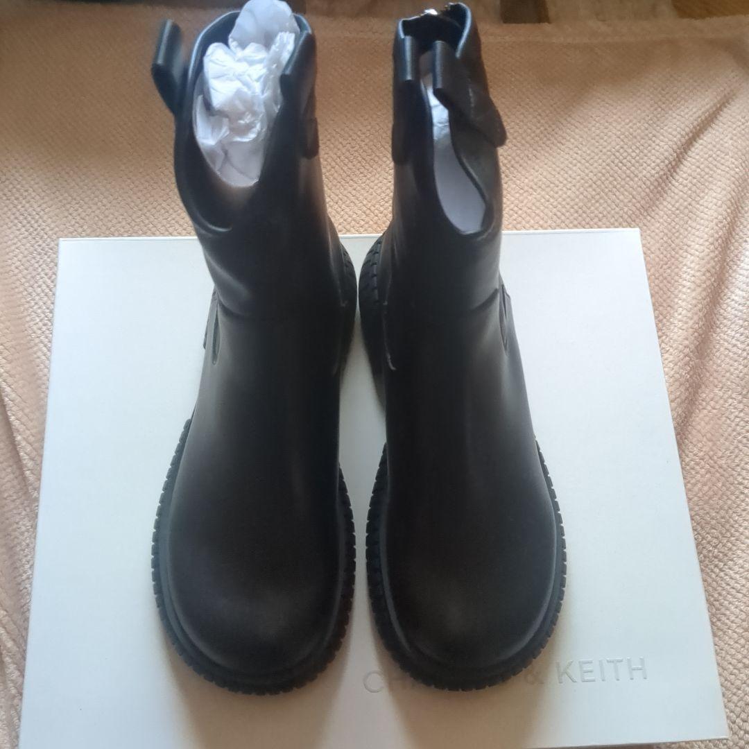 【未使用品】CHARLES & KEITH 25.5センチ　ブラックレザーブーツ
