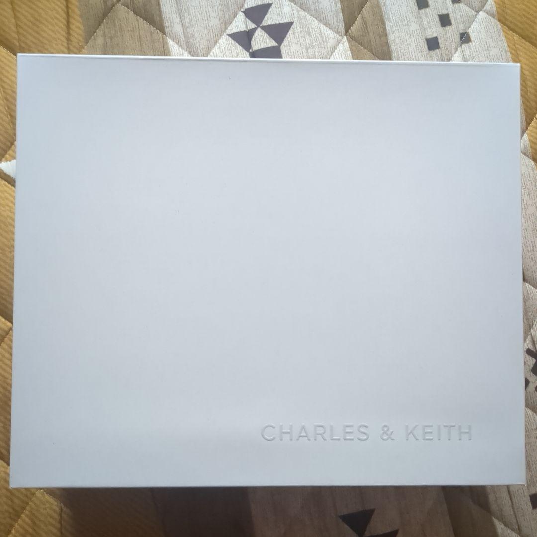 【未使用品】CHARLES & KEITH 25.5センチ　ブラックレザーブーツ