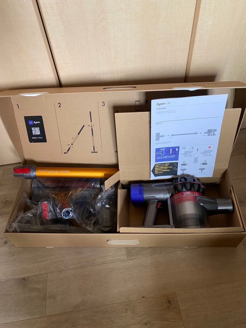 dyson V8 (SV10) コードレスクリーナー セット