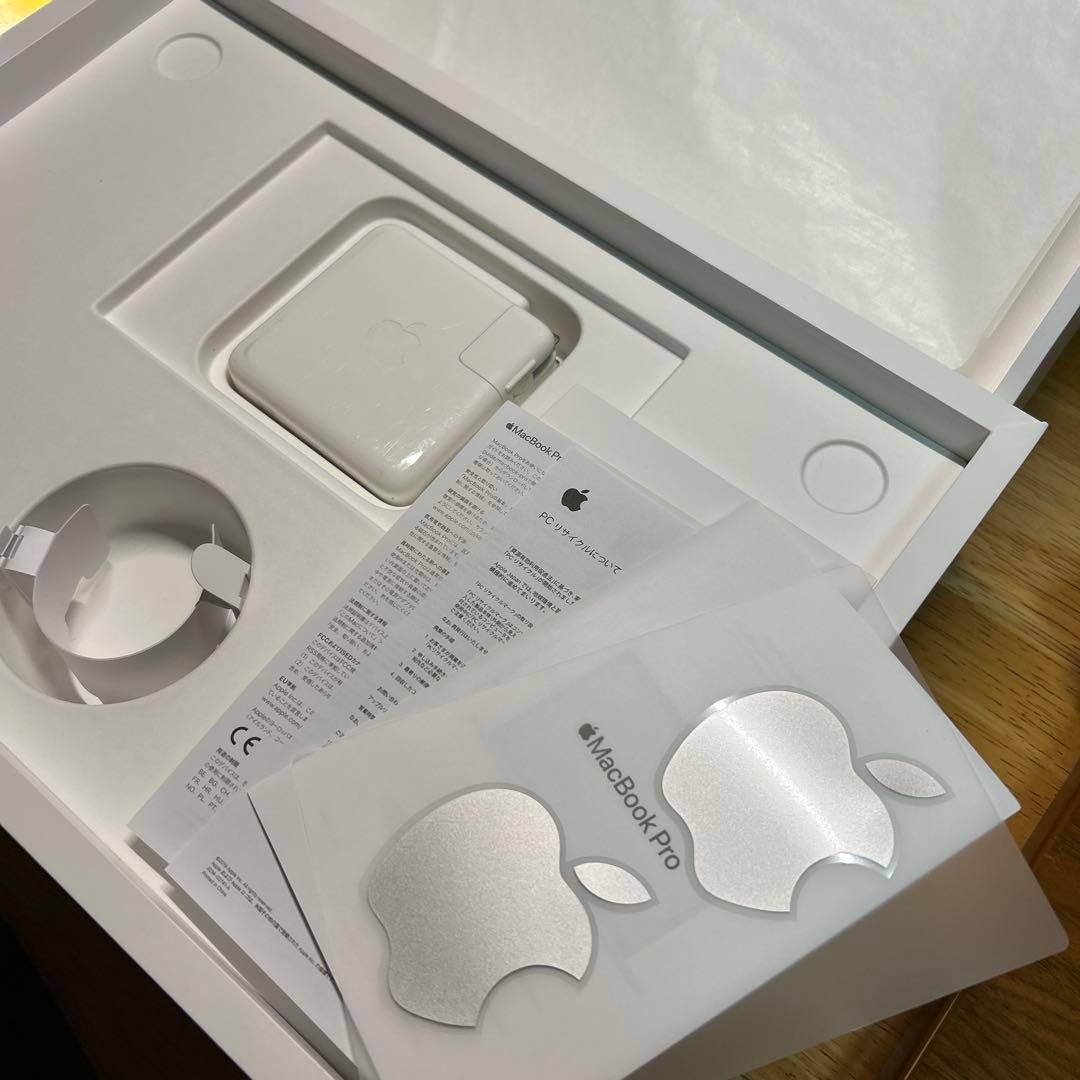 外部出力OK MacBook Pro 13 2020 i7 訳あり