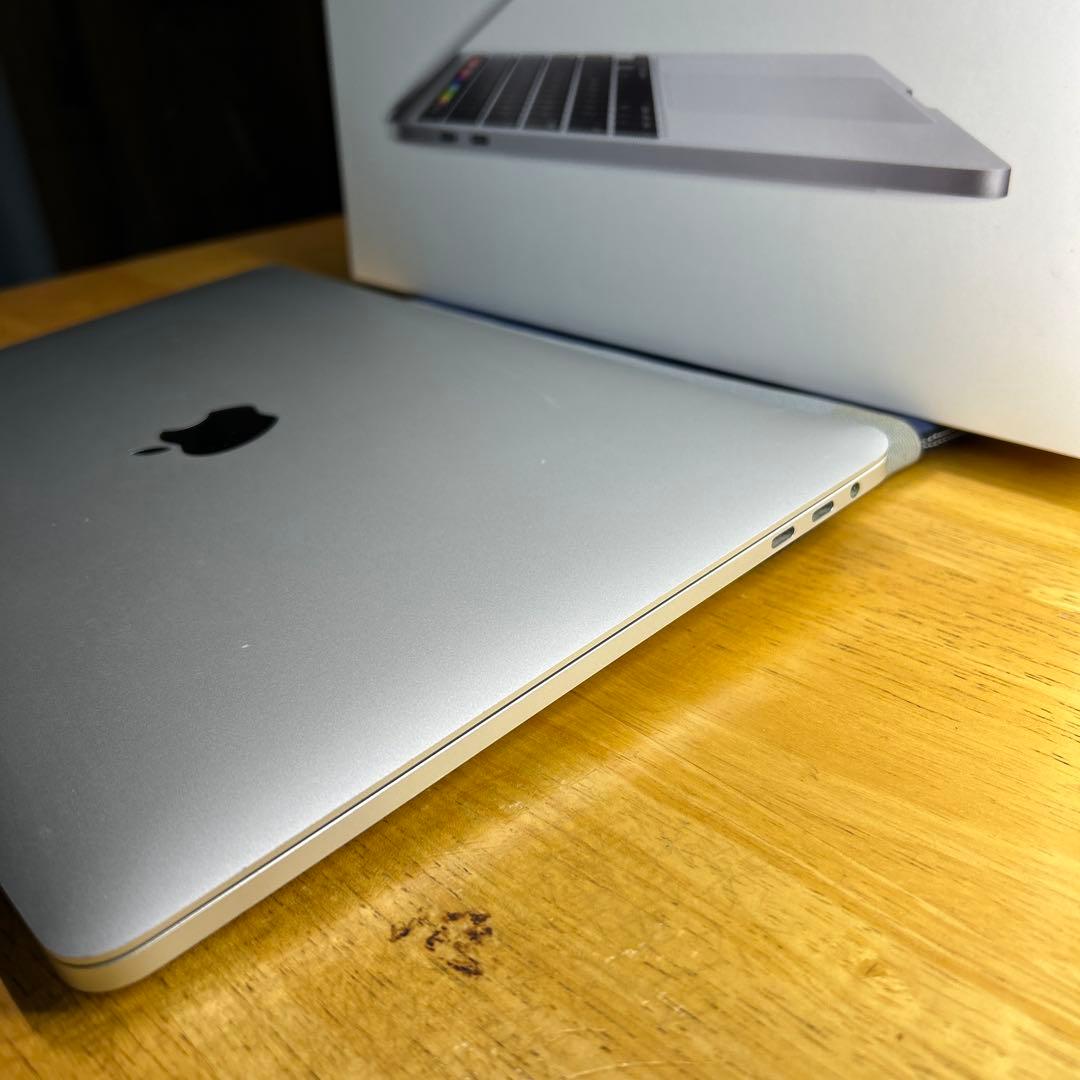 外部出力OK MacBook Pro 13 2020 i7 訳あり