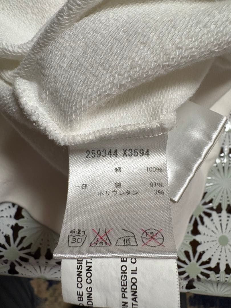 Gucci ホワイト刺繍ロゴTシャツ(L)美品