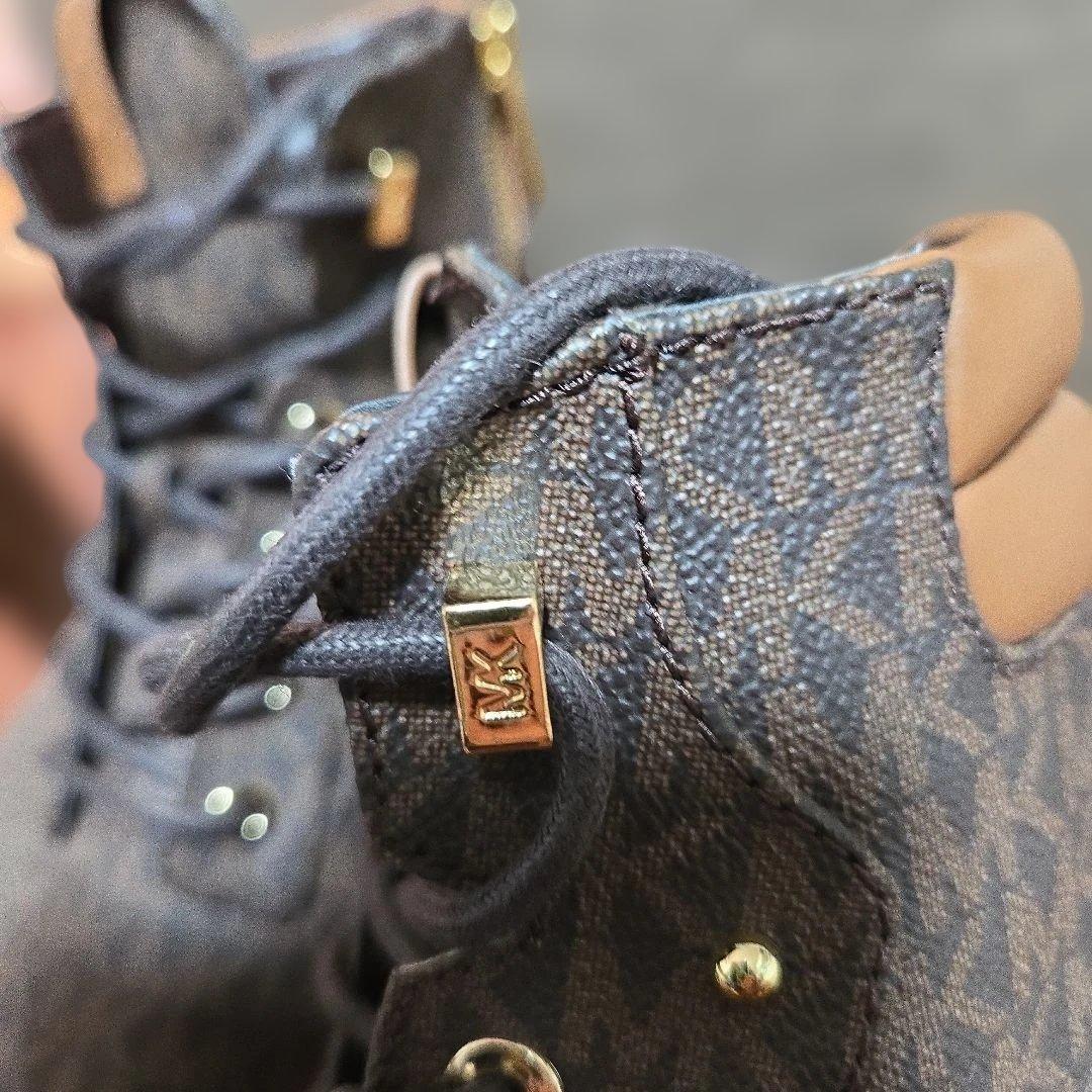 Michael Kors ブラウン レースアップブーツ